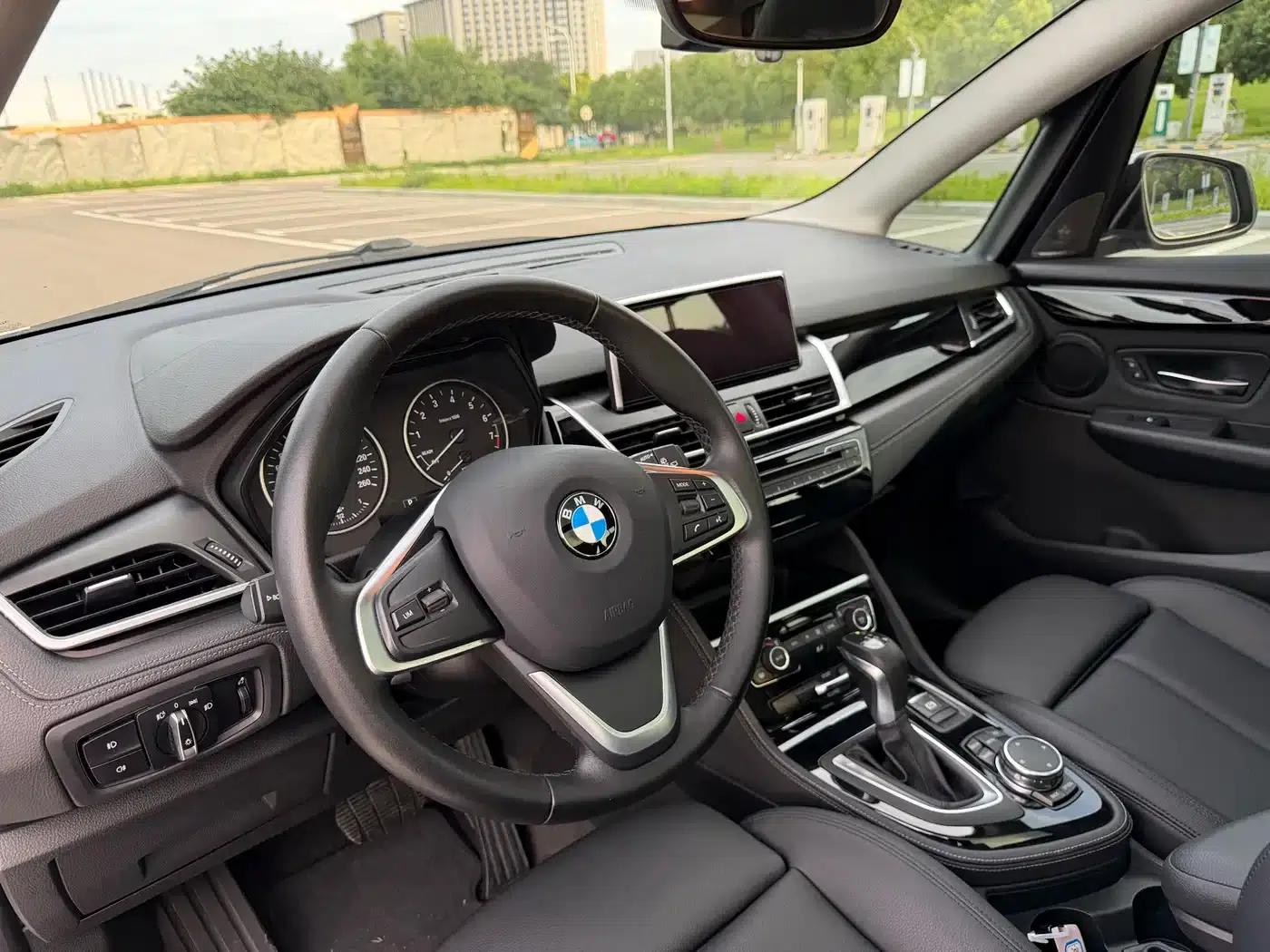 2016 BMW 2 Series Gran Tourer 218i Sport Design Package — миниатюра 6