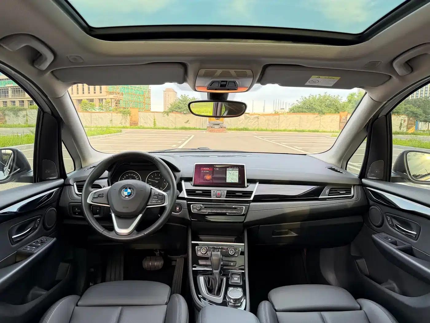 2016 BMW 2 Series Gran Tourer 218i Sport Design Package — миниатюра 7