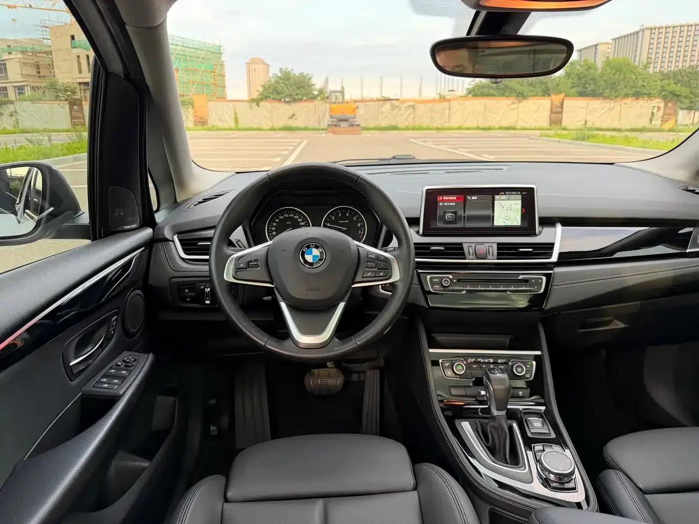 2016 BMW 2 Series Gran Tourer 218i Sport Design Package — миниатюра 8