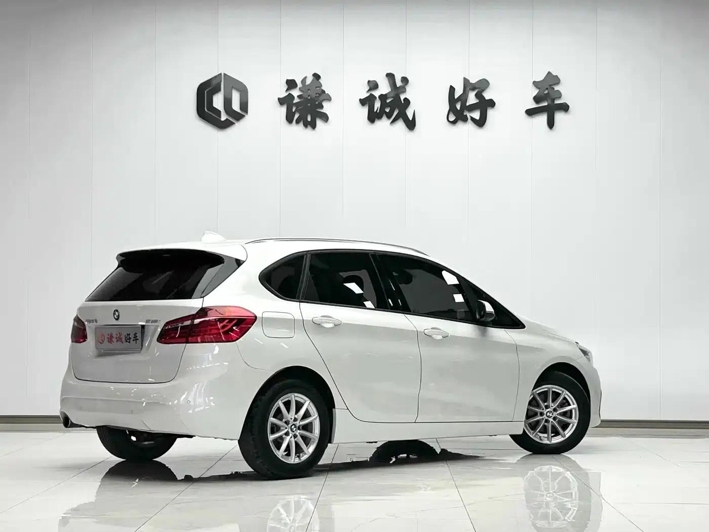 2016 BMW 2 Series Gran Tourer 218i Leading Edition — миниатюра 4