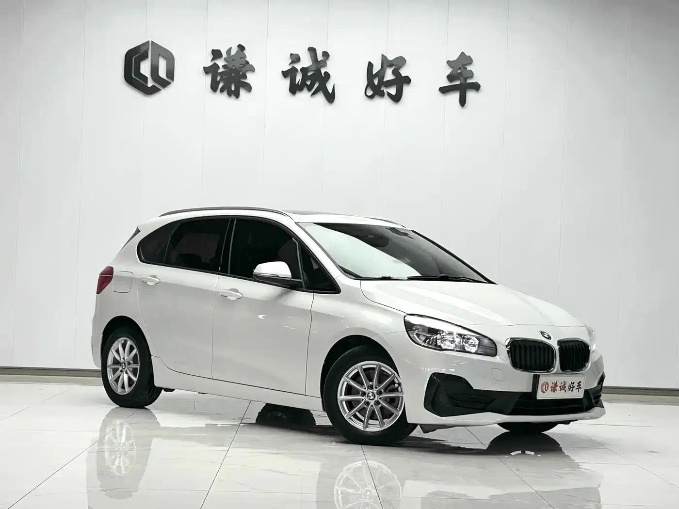 2016 BMW 2 Series Gran Tourer 218i Leading Edition — миниатюра 5