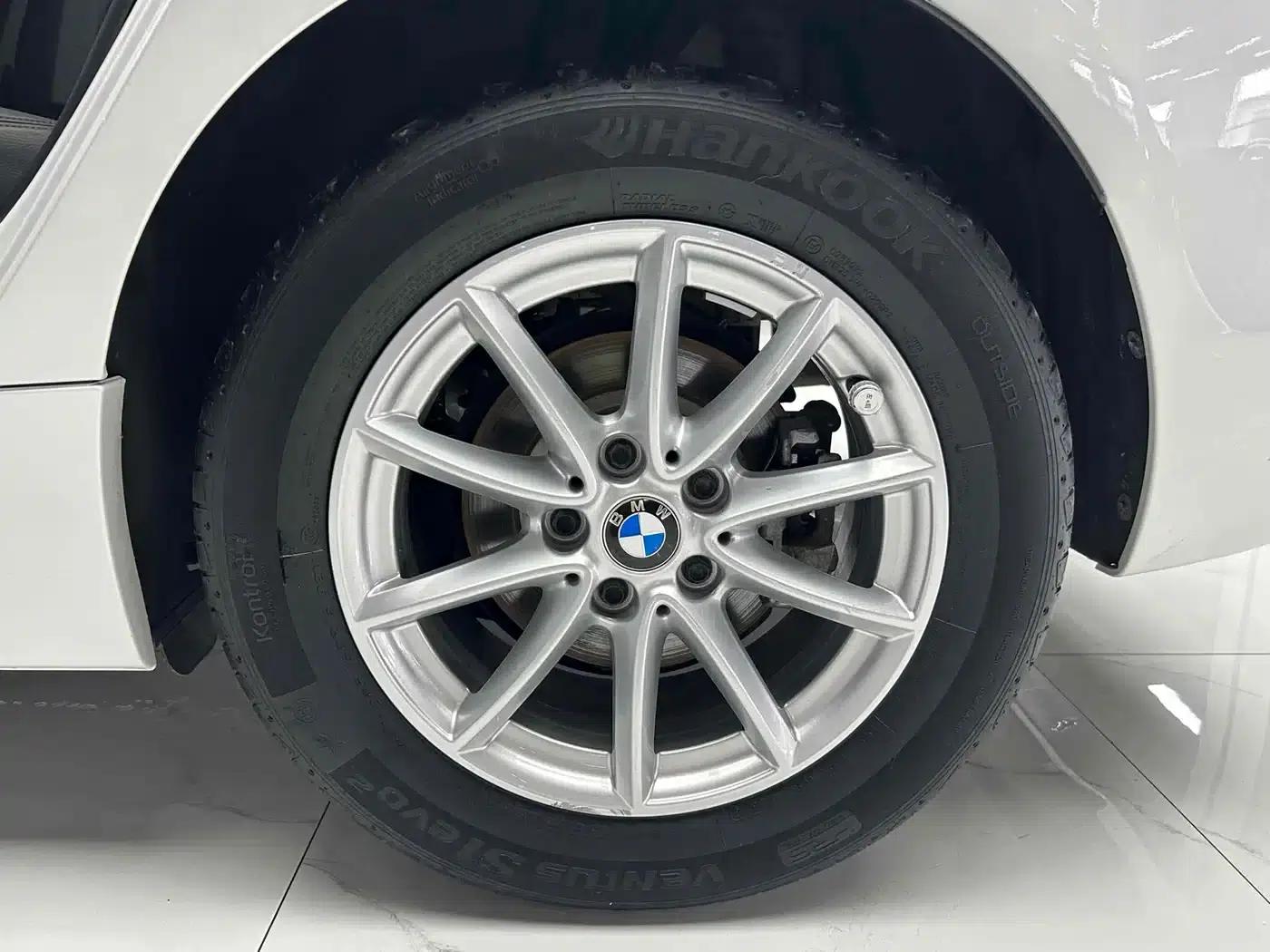 2016 BMW 2 Series Gran Tourer 218i Leading Edition — миниатюра 8