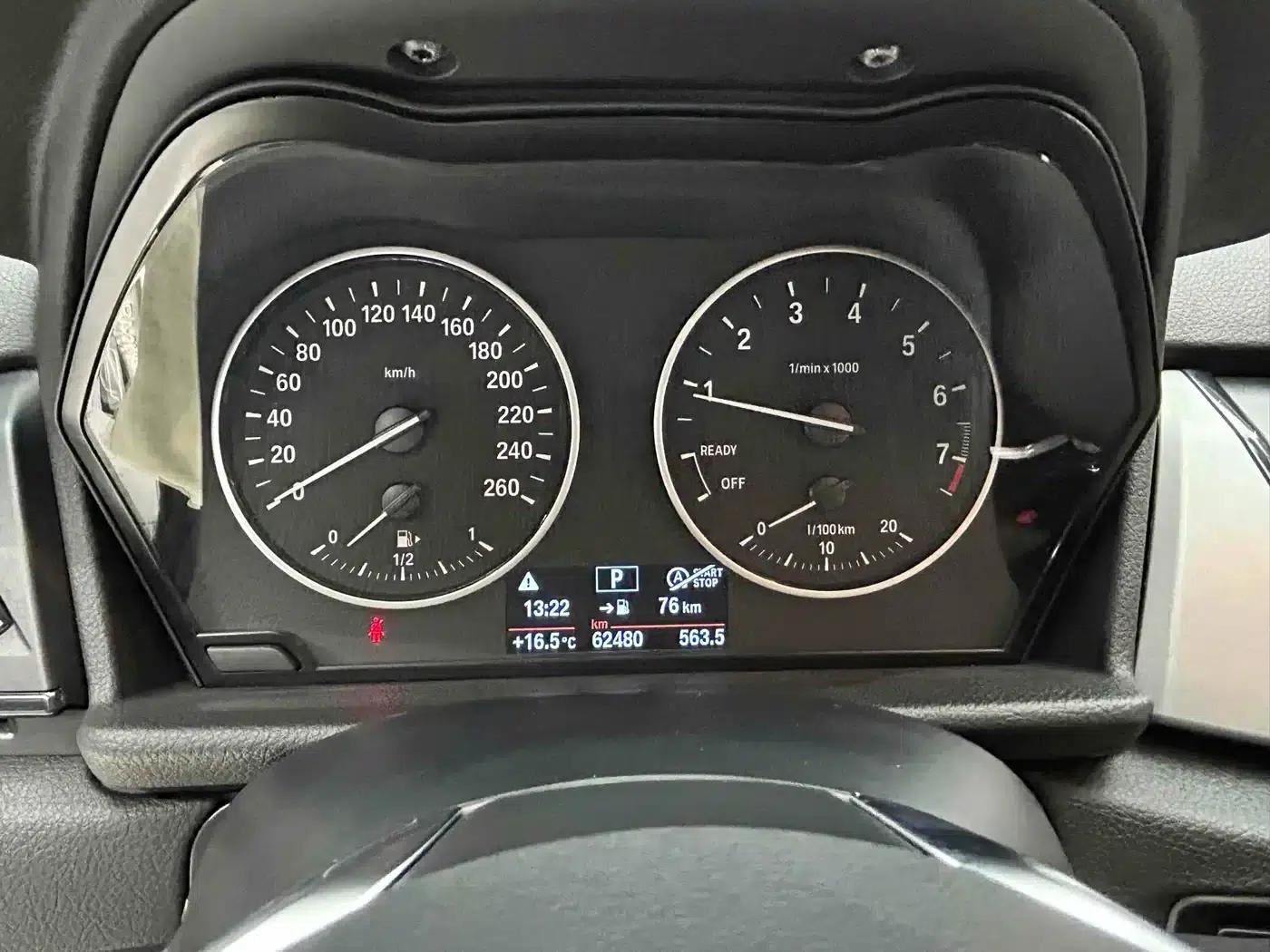 2016 BMW 2 Series Gran Tourer 218i Leading Edition — миниатюра 9