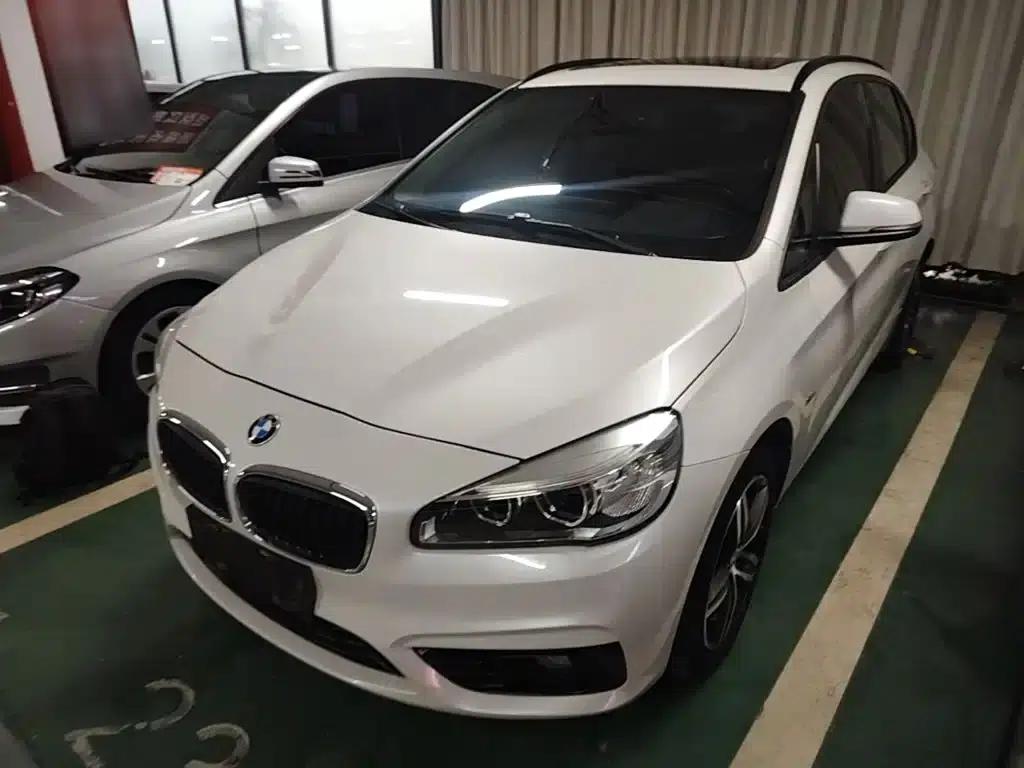 2016 BMW 2 Series Gran Tourer 218i Sport Design Package — миниатюра 1