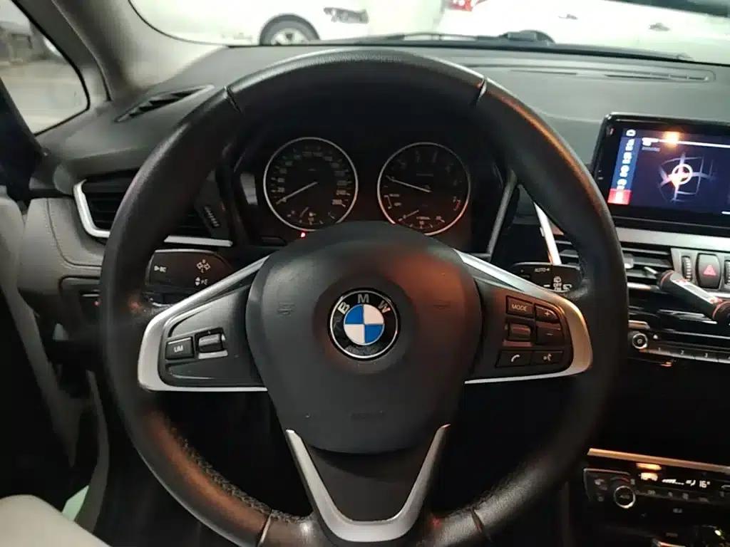 2016 BMW 2 Series Gran Tourer 218i Sport Design Package — миниатюра 11