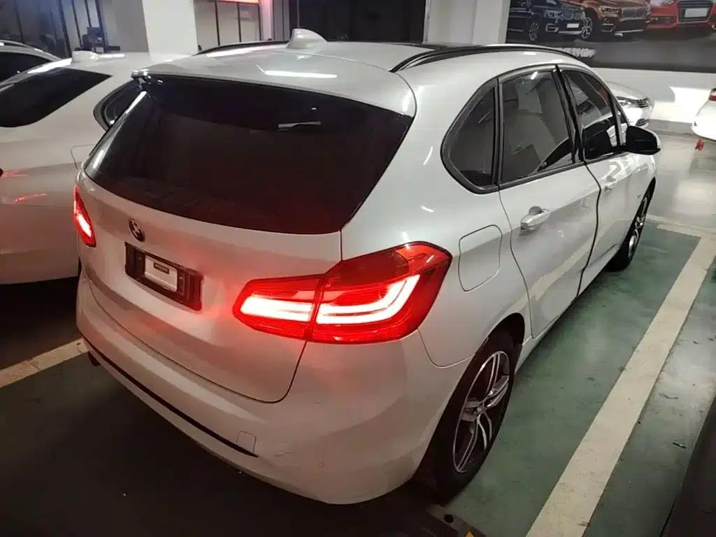2016 BMW 2 Series Gran Tourer 218i Sport Design Package — миниатюра 7