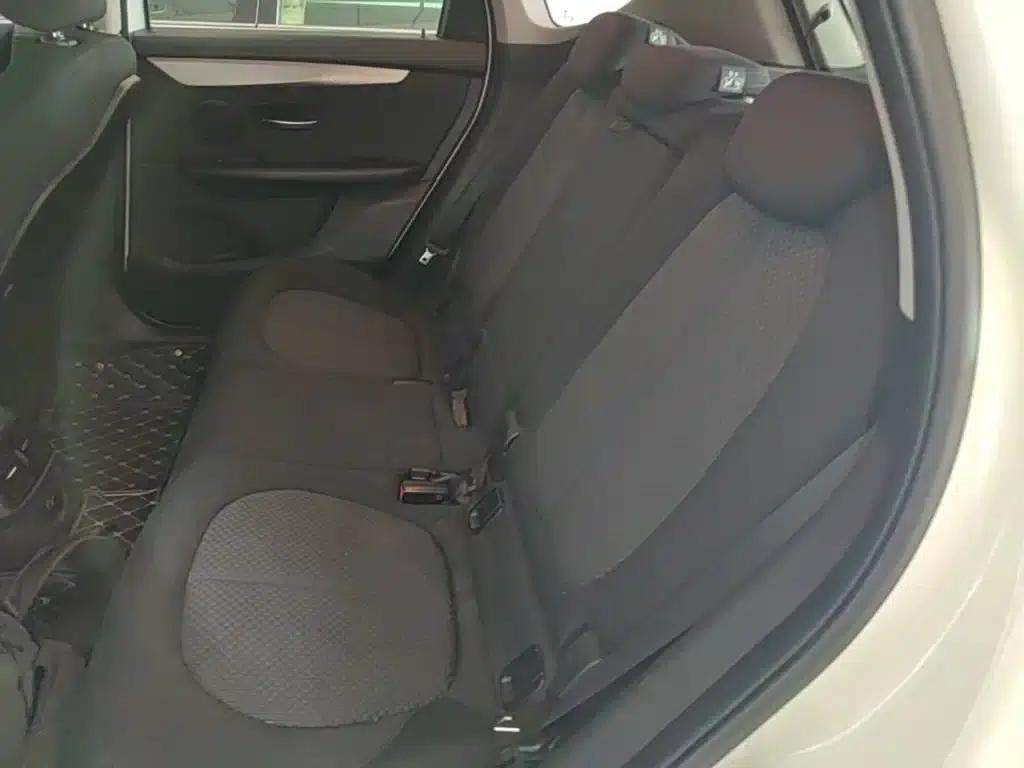 2016 BMW 2 Series Gran Tourer 218i Leading Edition — миниатюра 17
