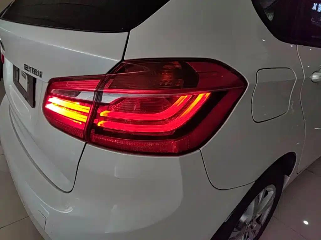 2016 BMW 2 Series Gran Tourer 218i Leading Edition — миниатюра 8