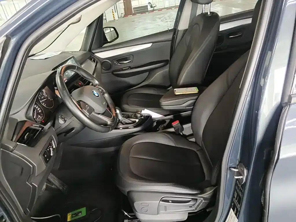 2015 BMW 2 Series Gran Tourer 218i Leading Edition (Imported) — миниатюра 15