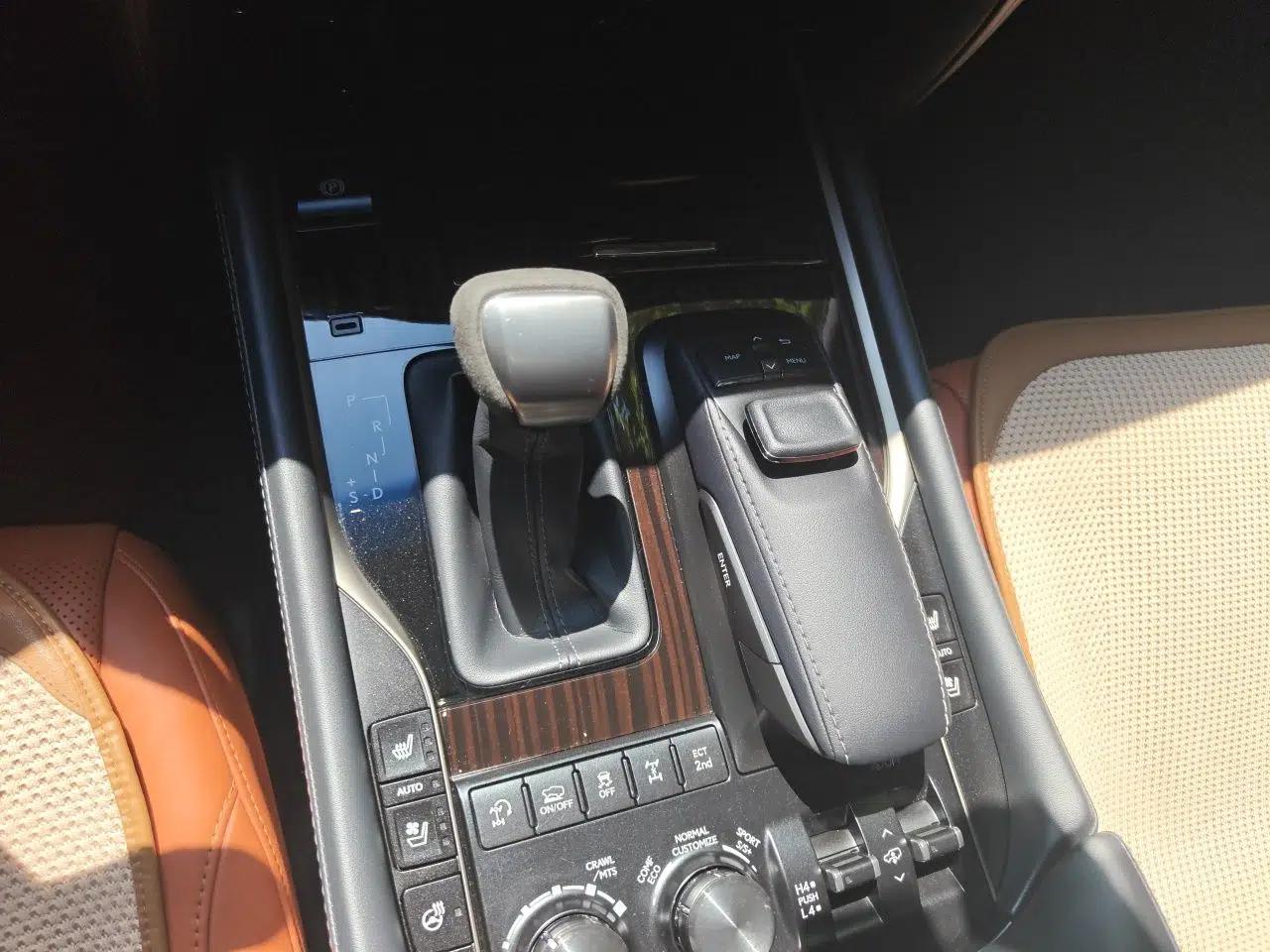 Lexus LX 2019 570 Dynamic Luxury Edition — миниатюра 14