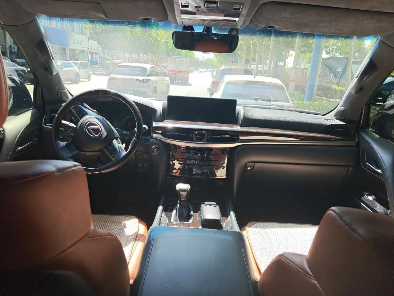 Lexus LX 2019 570 Dynamic Luxury Edition — миниатюра 9