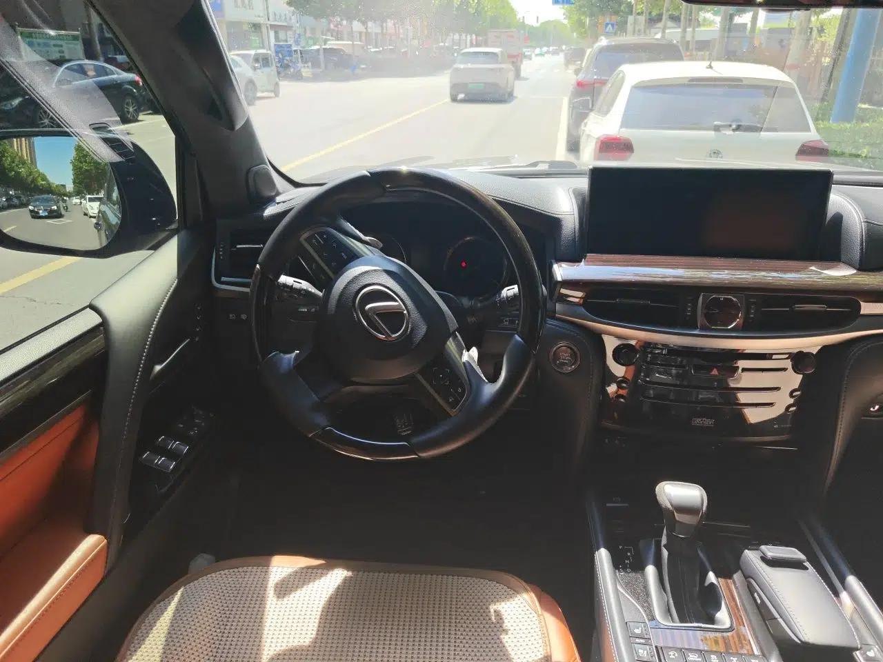 Lexus LX 2019 570 Dynamic Luxury Edition — миниатюра 10