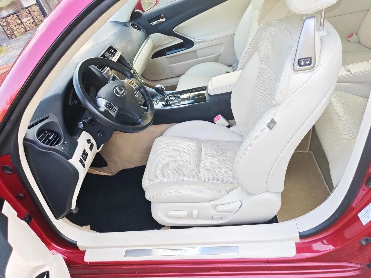 Lexus IS 2011 250C — миниатюра 15