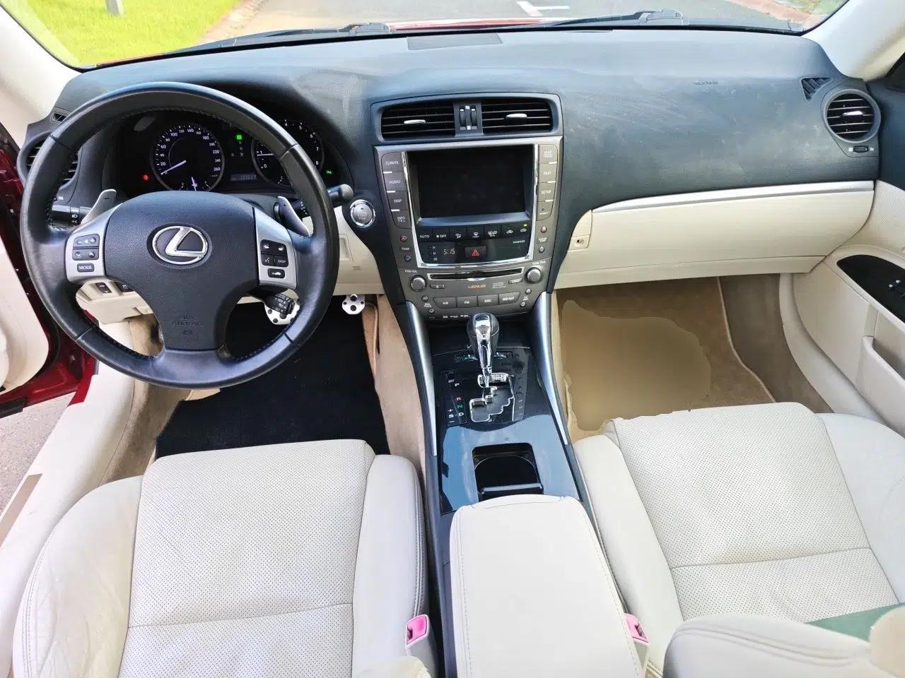 Lexus IS 2011 250C — миниатюра 9