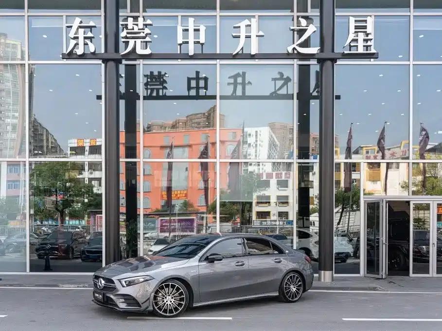 2022 Mercedes-Benz A-Class AMG A 35 L 4MATIC — миниатюра 1