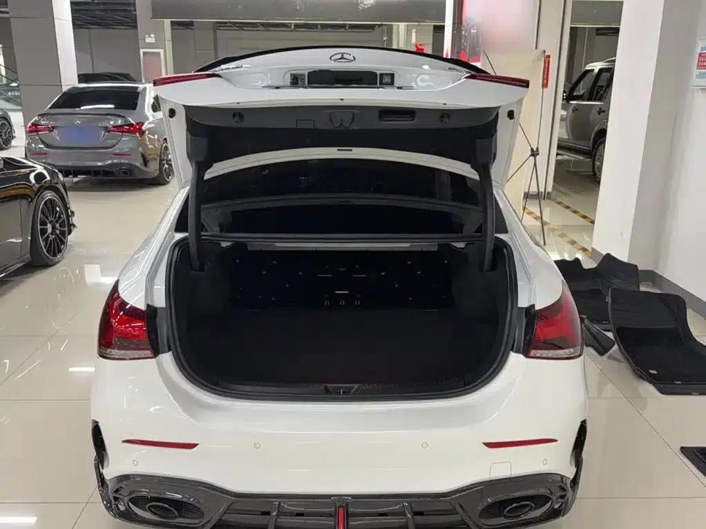 2022 Mercedes-Benz A-Class AMG A 35 L 4MATIC — миниатюра 11
