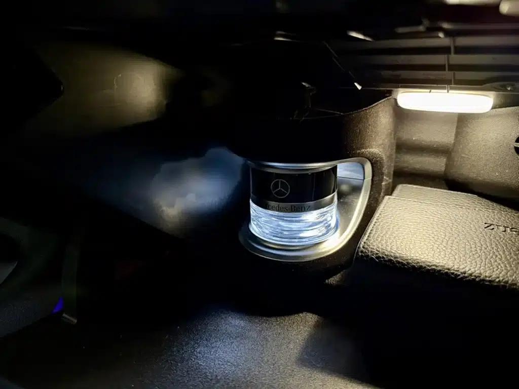 2022 Mercedes-Benz A-Class AMG A 35 L 4MATIC — миниатюра 17