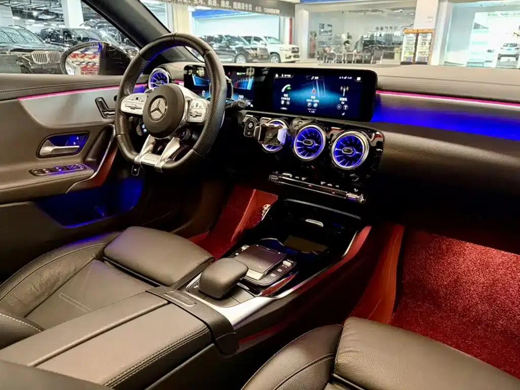 2022 Mercedes-Benz A-Class AMG A 35 L 4MATIC — миниатюра 18
