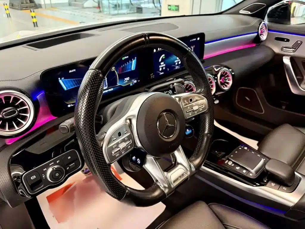 2022 Mercedes-Benz A-Class AMG A 35 L 4MATIC — миниатюра 14