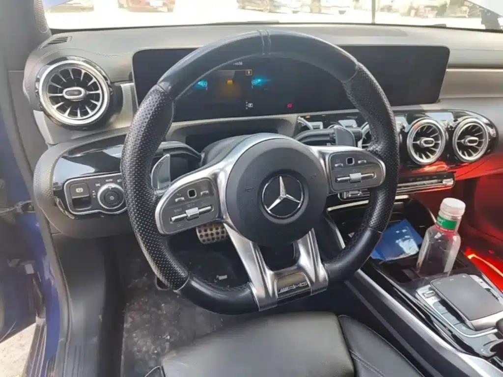 2019 Mercedes-Benz A-Class AMG A 35 L 4MATIC — миниатюра 11