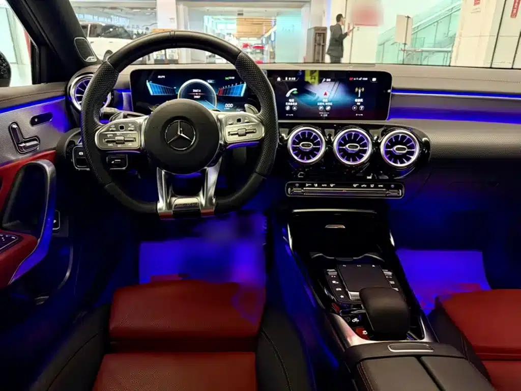 2019 Mercedes-Benz A-Class AMG A 35 L 4MATIC — миниатюра 11