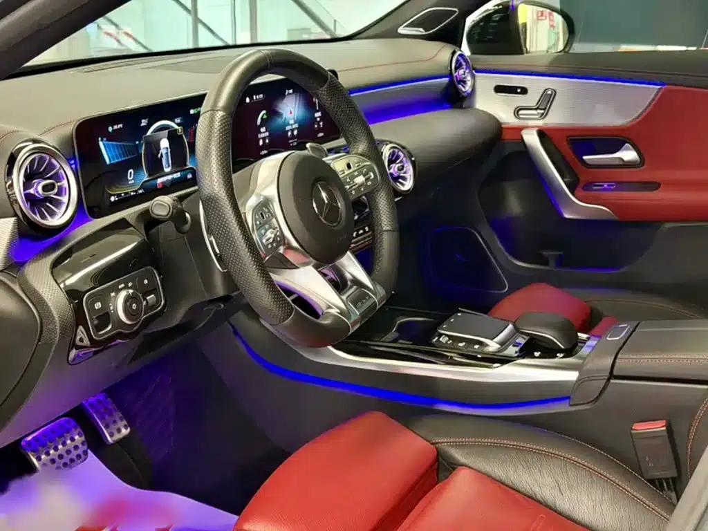 2019 Mercedes-Benz A-Class AMG A 35 L 4MATIC — миниатюра 12