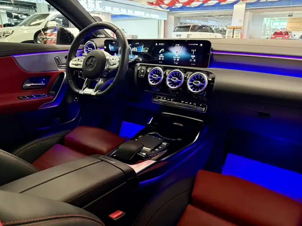 2019 Mercedes-Benz A-Class AMG A 35 L 4MATIC — миниатюра 14