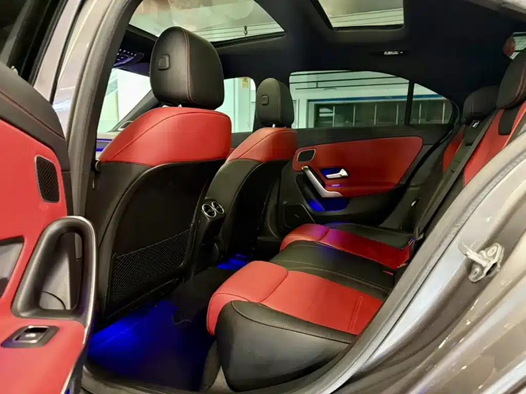 2019 Mercedes-Benz A-Class AMG A 35 L 4MATIC — миниатюра 10