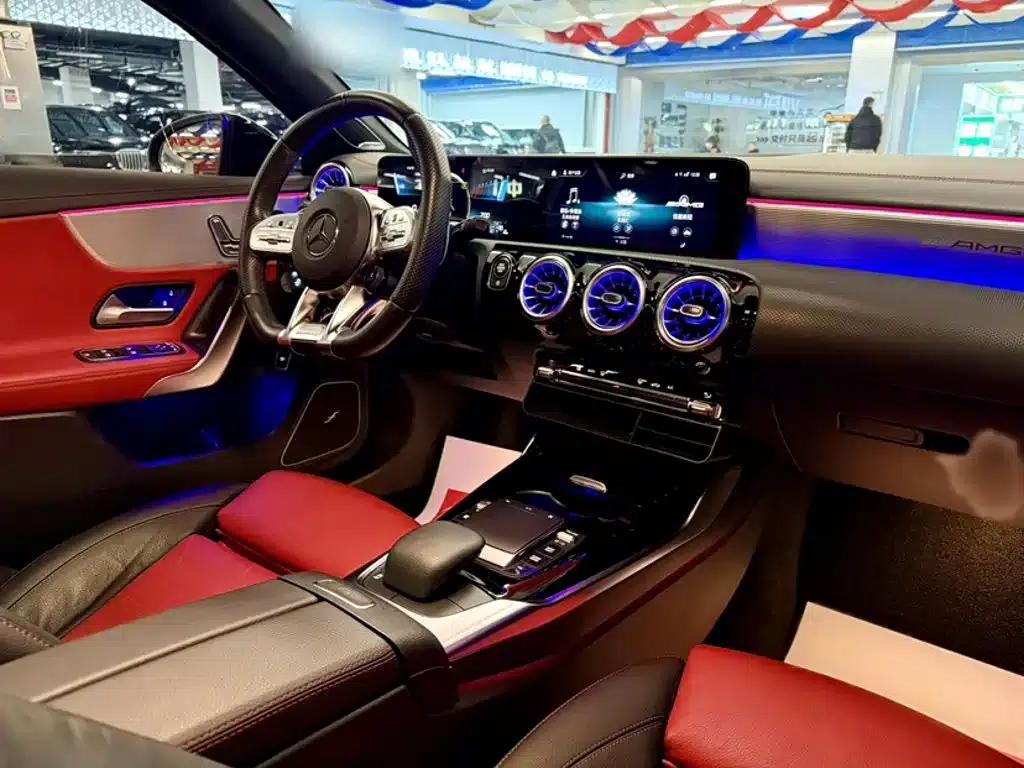 2023 Mercedes-Benz A-Class AMG A 35 L 4MATIC — миниатюра 14