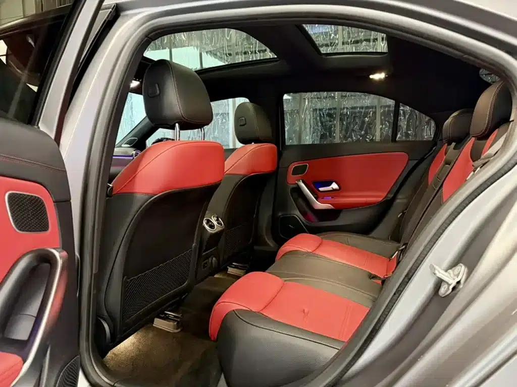 2023 Mercedes-Benz A-Class AMG A 35 L 4MATIC — миниатюра 10