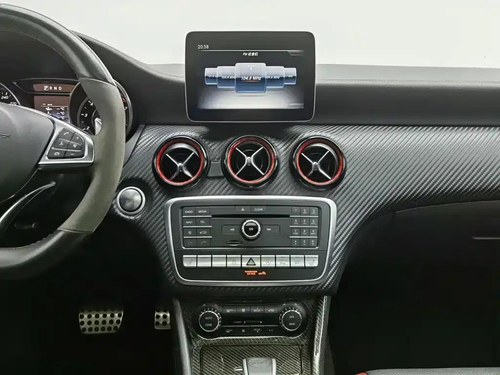 Imported 2017 Mercedes-Benz A-Class AMG A 45 4MATIC — миниатюра 12