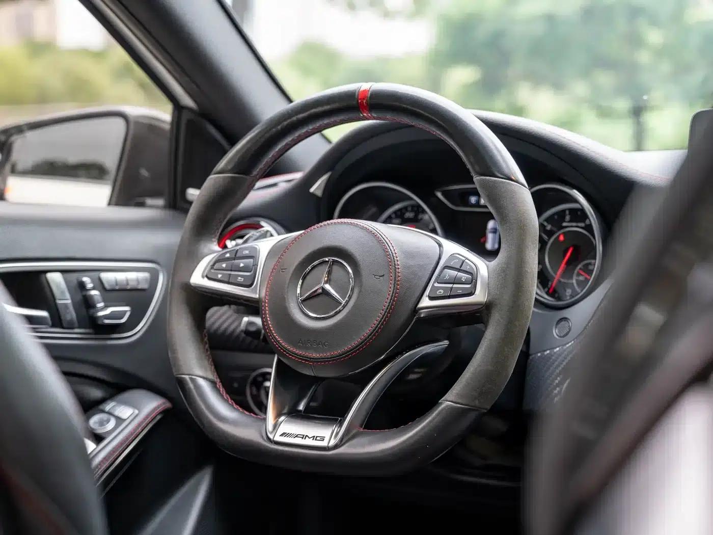 Imported 2016 Mercedes-Benz A-Class AMG A 45 4MATIC — миниатюра 21