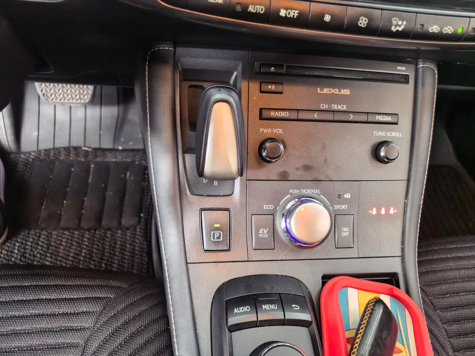 Lexus CT 2014 CT200h Comfort Edition Monochrome — миниатюра 14