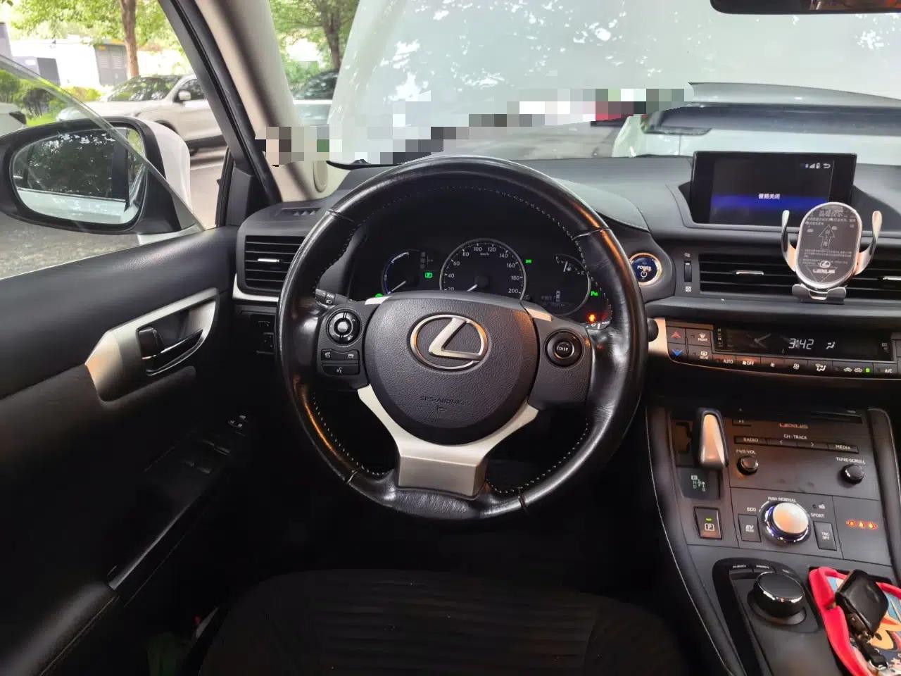 Lexus CT 2014 CT200h Comfort Edition Monochrome — миниатюра 10