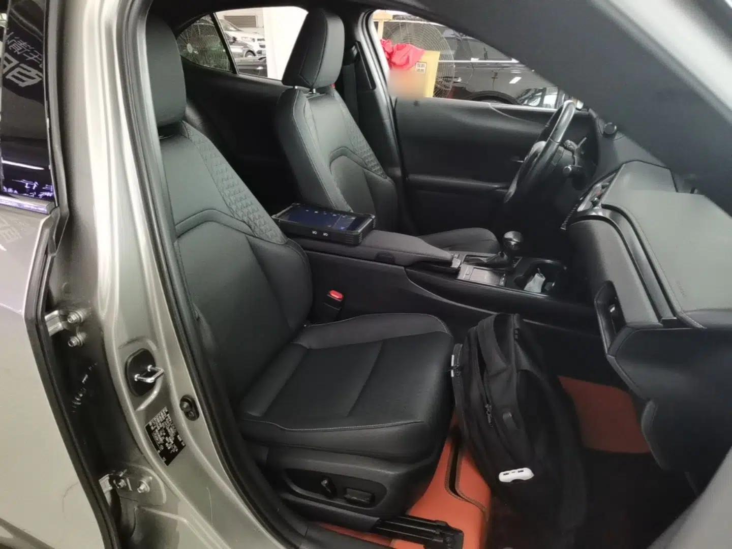 Lexus UX 2020 200 Special Edition — миниатюра 19