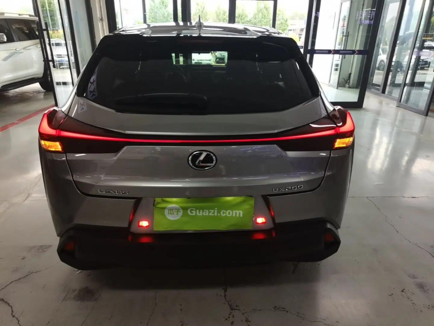 Lexus UX 2020 200 Special Edition — миниатюра 5