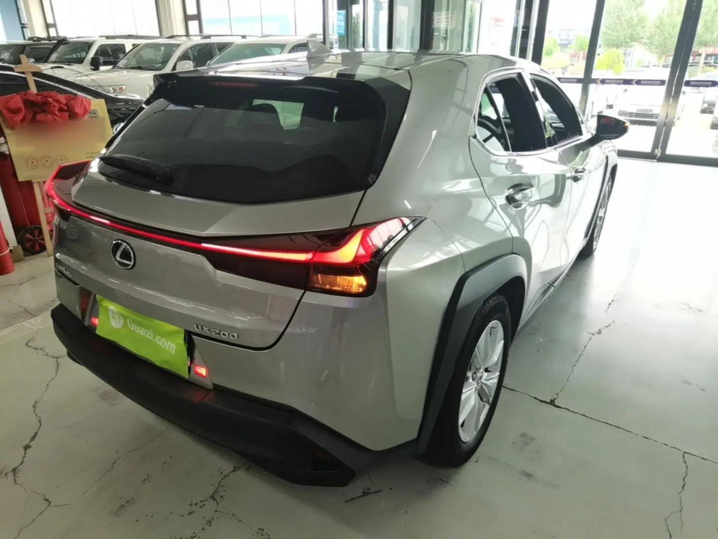 Lexus UX 2020 200 Special Edition — миниатюра 6