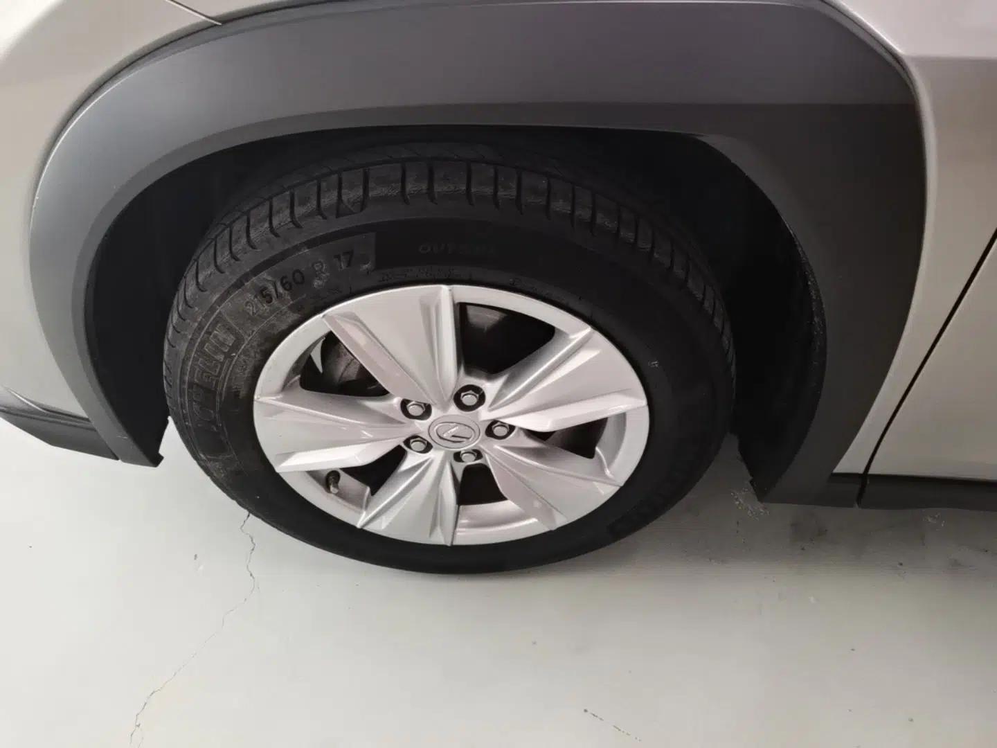 Lexus UX 2020 200 Special Edition — миниатюра 10