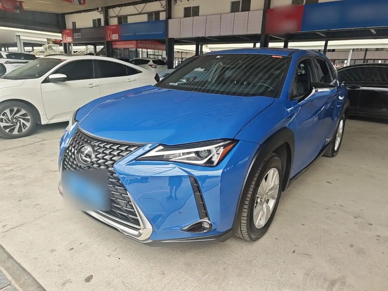 Lexus UX 2020 260h Explore & Adventure Edition — миниатюра 1