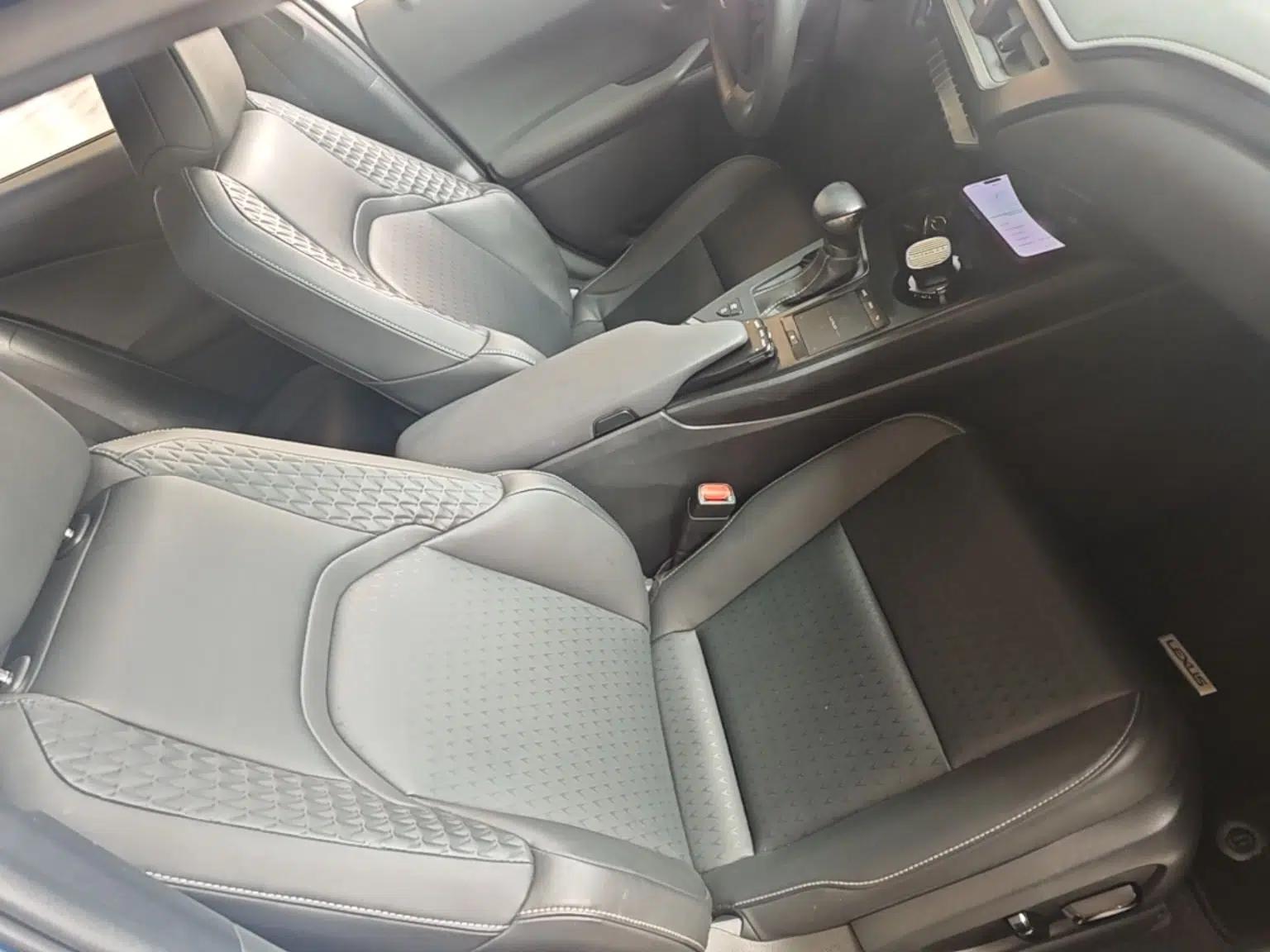 Lexus UX 2020 260h Explore & Adventure Edition — миниатюра 19