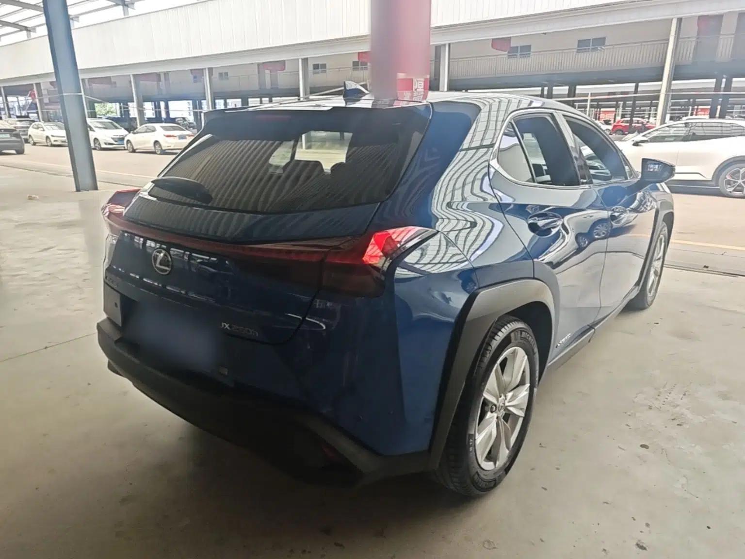Lexus UX 2020 260h Explore & Adventure Edition — миниатюра 6