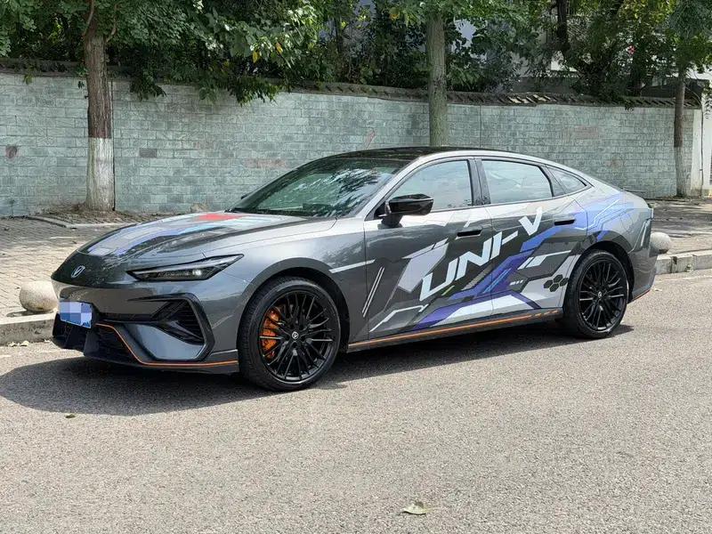 Changan UNI-V 2025 Model, Third Generation, 2.0T Sport Edition — миниатюра 1