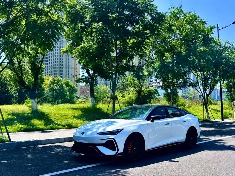 Changan UNI-V 2025 Model, Third Generation, 2.0T Sport Edition — миниатюра 1