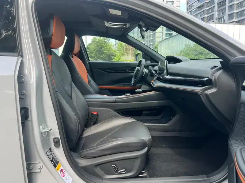 Changan UNI-V 2023 1.5T Premium Edition — миниатюра 11