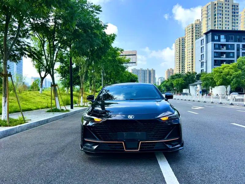 Changan UNI-V 2023 1.5T Sport Edition — миниатюра 2