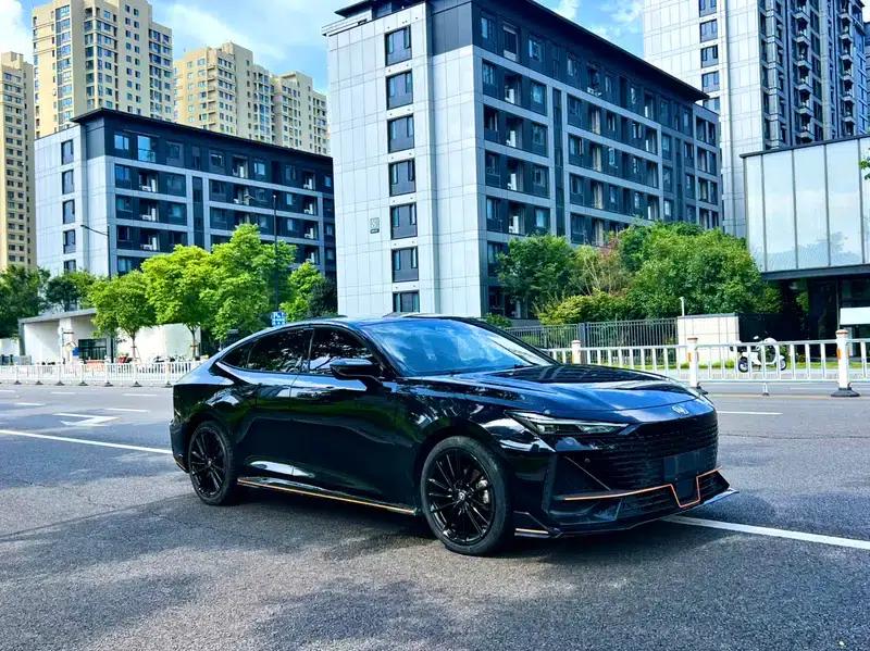 Changan UNI-V 2023 1.5T Sport Edition — миниатюра 3