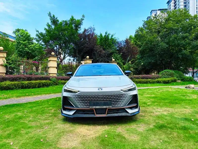 Changan UNI-V 2023 1.5T Sport Edition — миниатюра 2