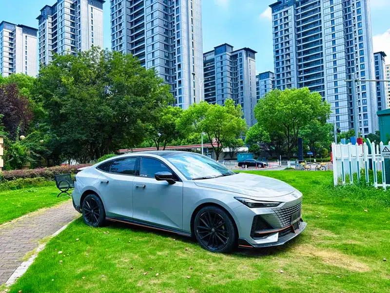 Changan UNI-V 2023 1.5T Sport Edition — миниатюра 3