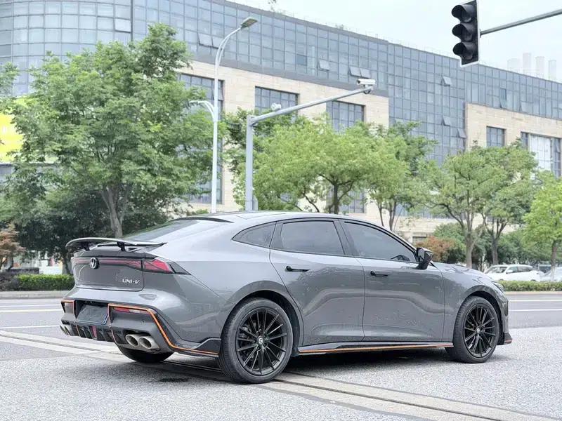 Changan UNI-V 2023 1.5T Premium Edition — миниатюра 5