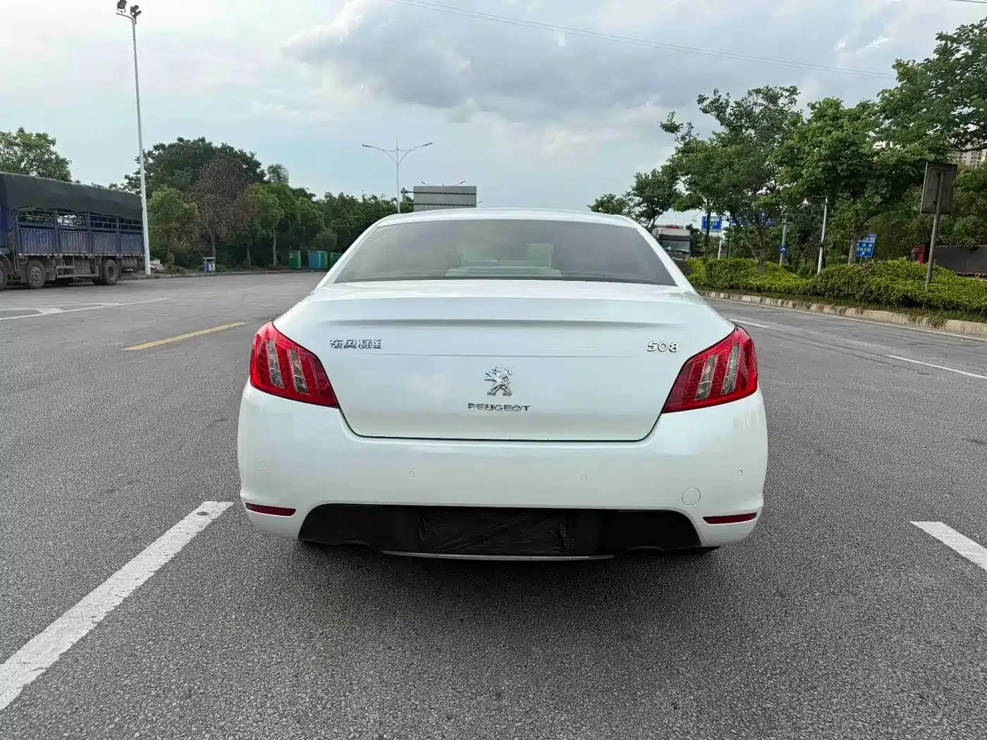 Peugeot 508 2013 2.0L 2nd Anniversary Automatic Smart Edition — миниатюра 8